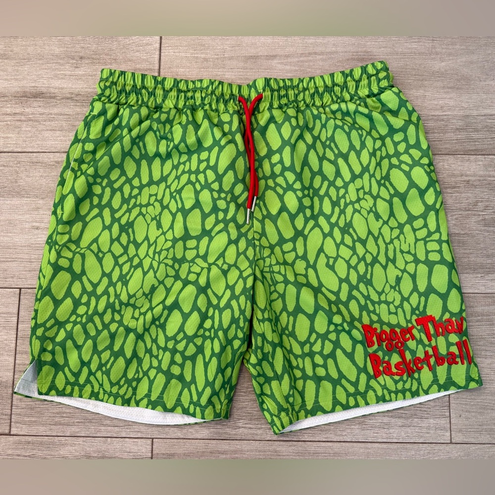 Men's Bigger Than Basketball Grinch Mesh Shorts Green Size XL New